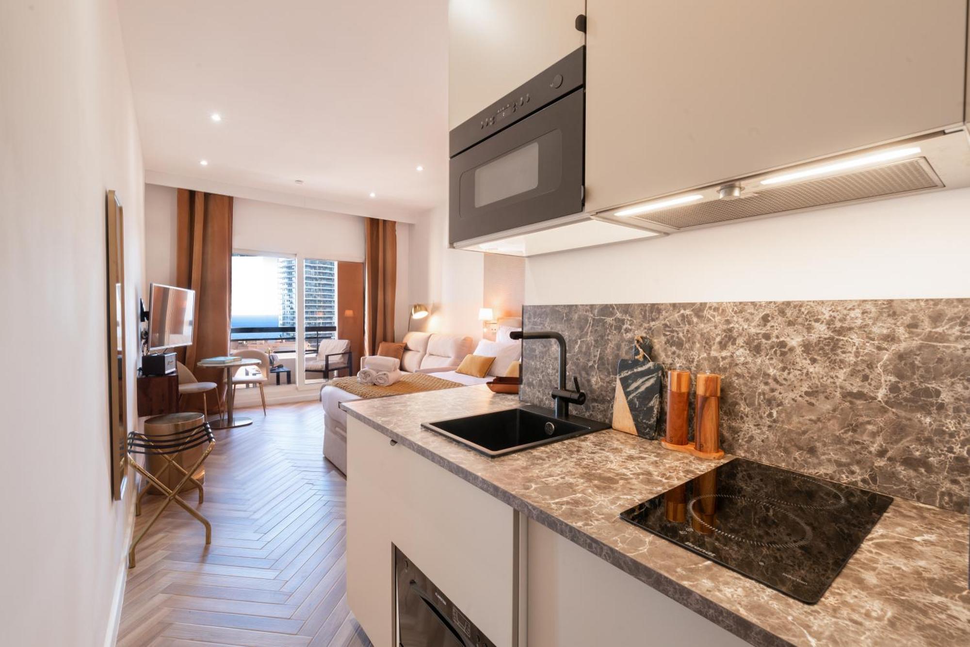 Monaco Border Luxury Suite - Sea View - Pool Бюсолей Екстериор снимка