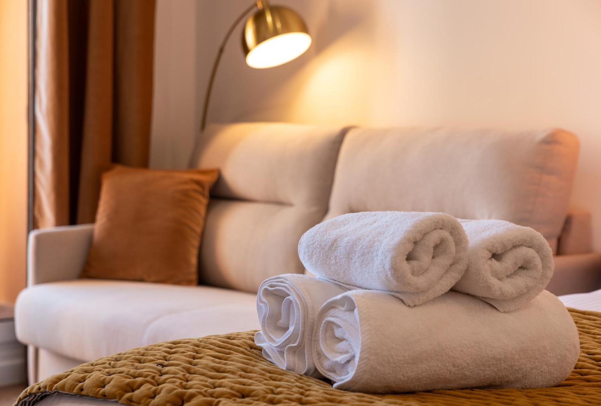 Monaco Border Luxury Suite - Sea View - Pool Бюсолей Екстериор снимка
