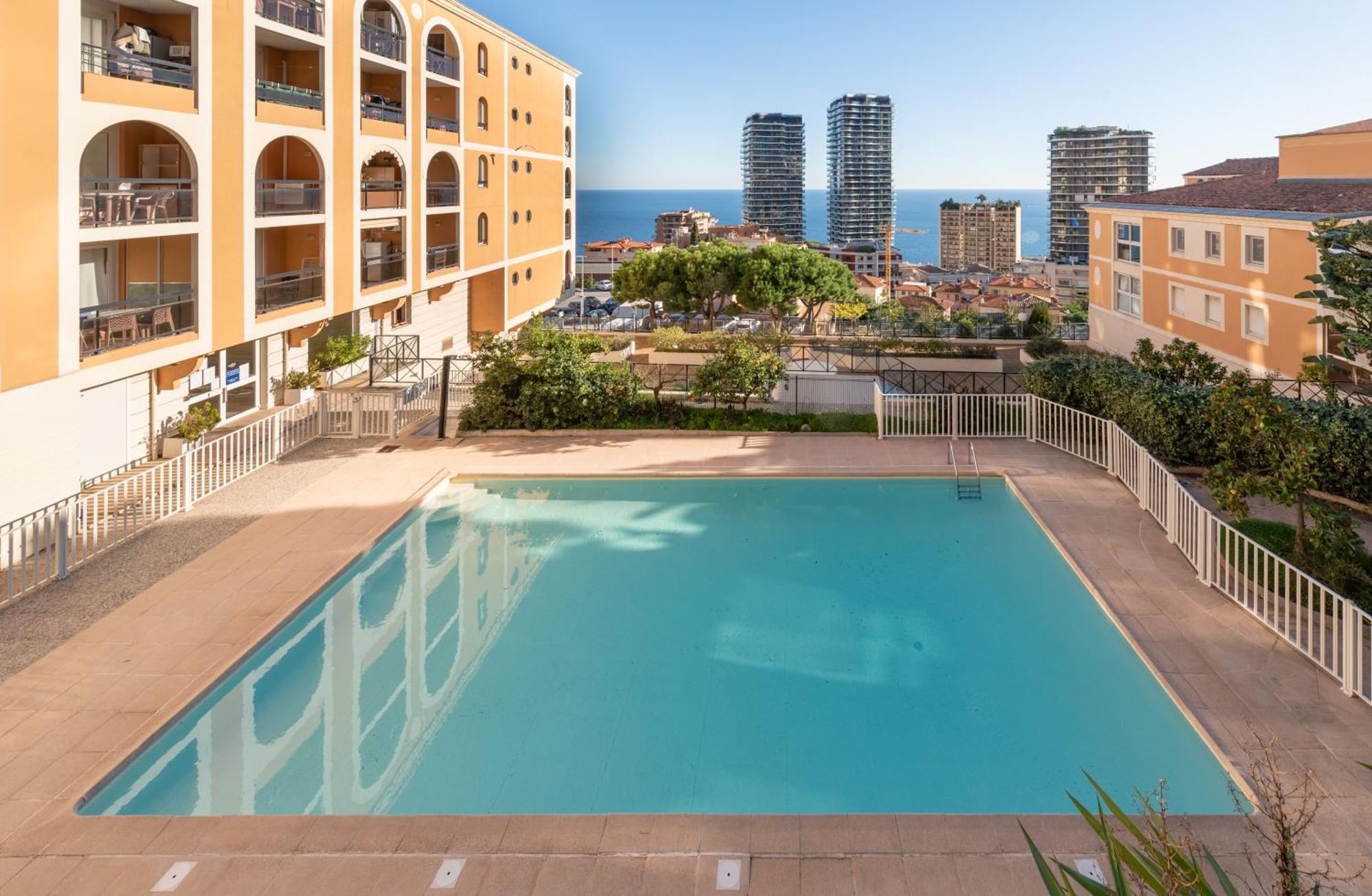 Monaco Border Luxury Suite - Sea View - Pool Бюсолей Екстериор снимка