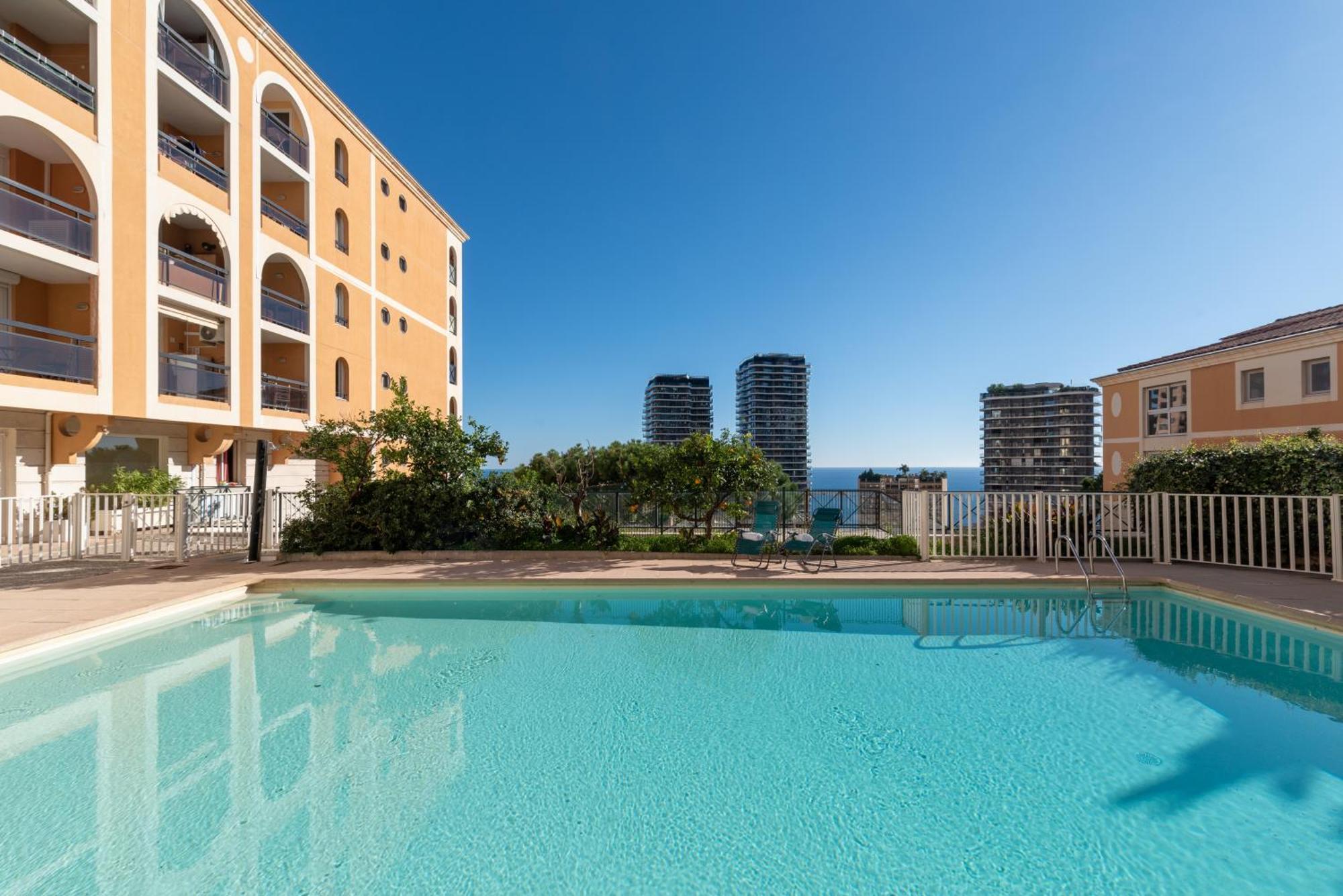 Monaco Border Luxury Suite - Sea View - Pool Бюсолей Екстериор снимка
