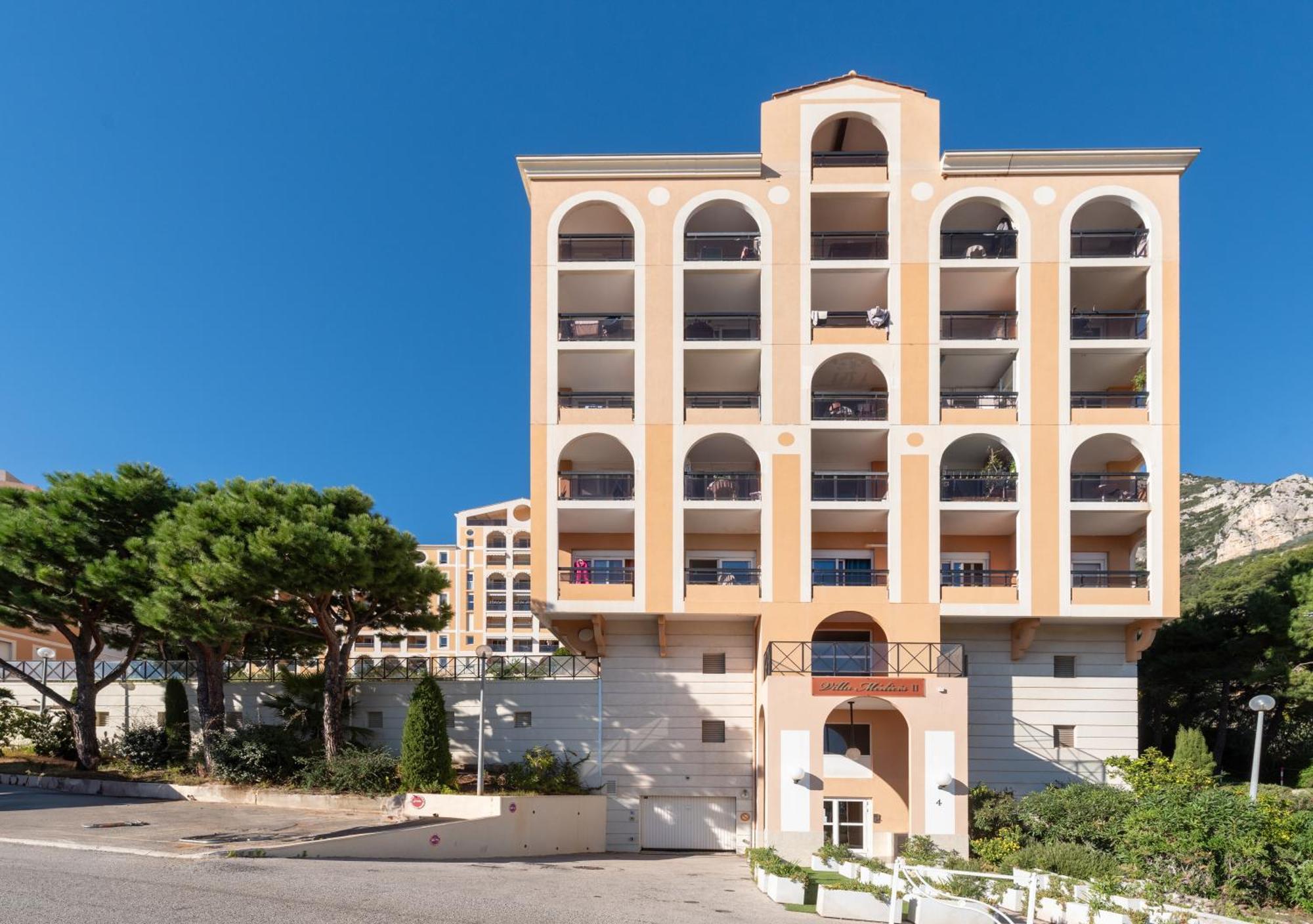 Monaco Border Luxury Suite - Sea View - Pool Бюсолей Екстериор снимка